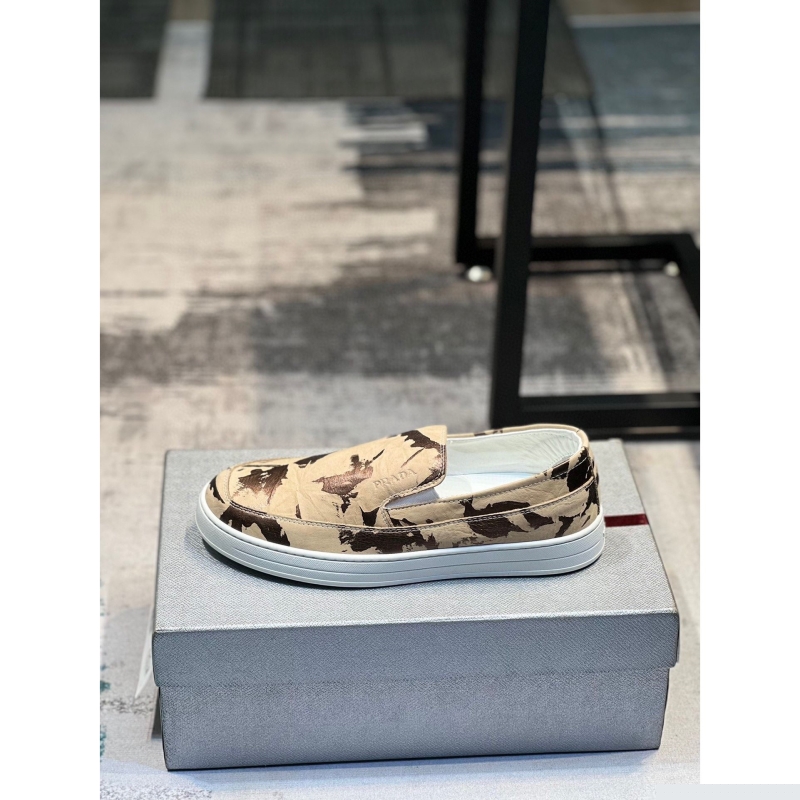 Pra*a casual shoes